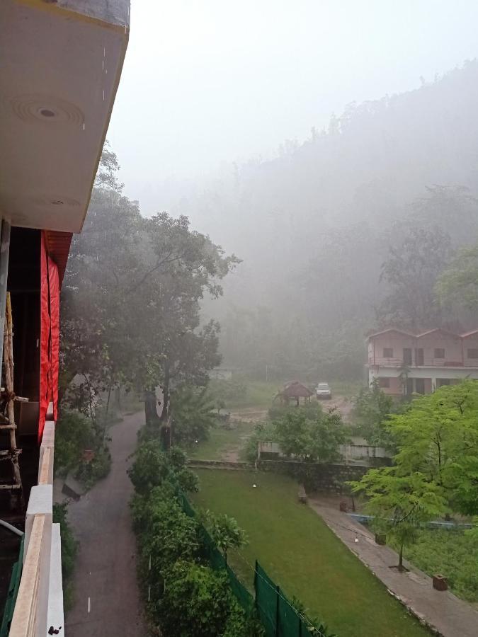 Shivanjal Wellness And Accommodation Rishikesh Ngoại thất bức ảnh