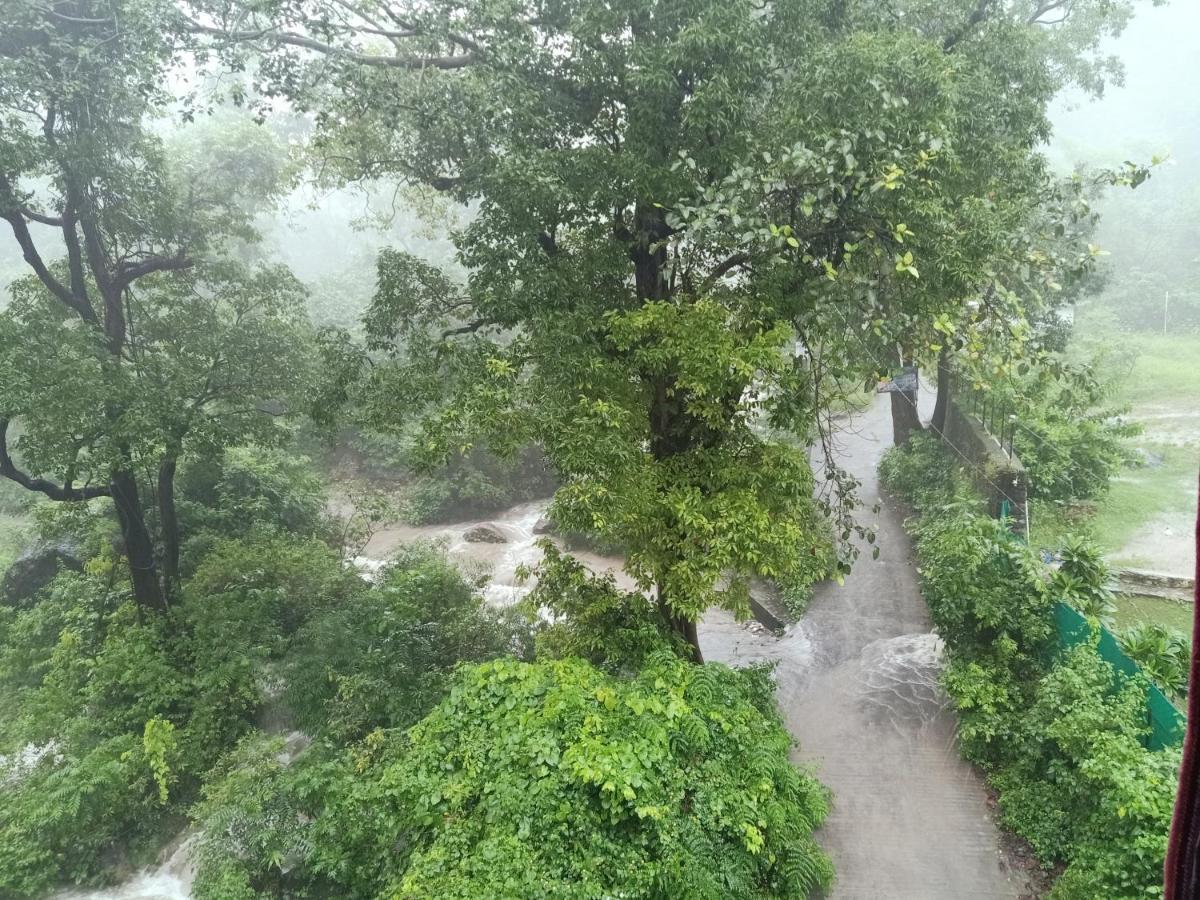 Shivanjal Wellness And Accommodation Rishikesh Ngoại thất bức ảnh